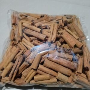 Cinnamon sticks cuts in various sizes the remaining small peaces in between 1 2 inches packed iin 1 kg bag