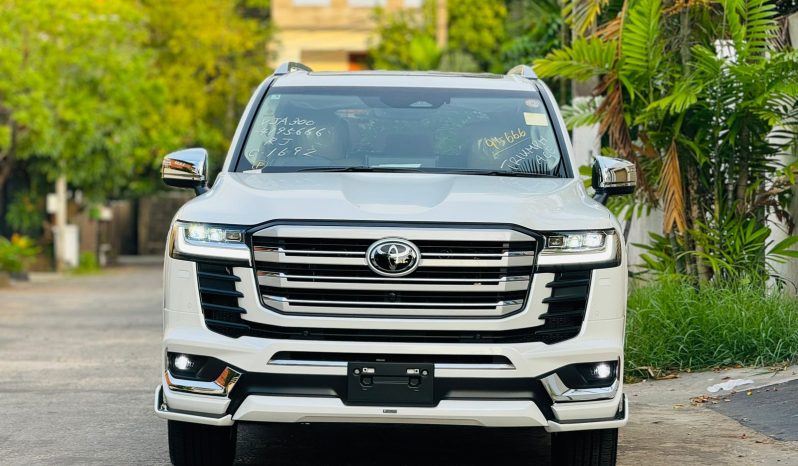 
								Toyota Land Cruiser full									